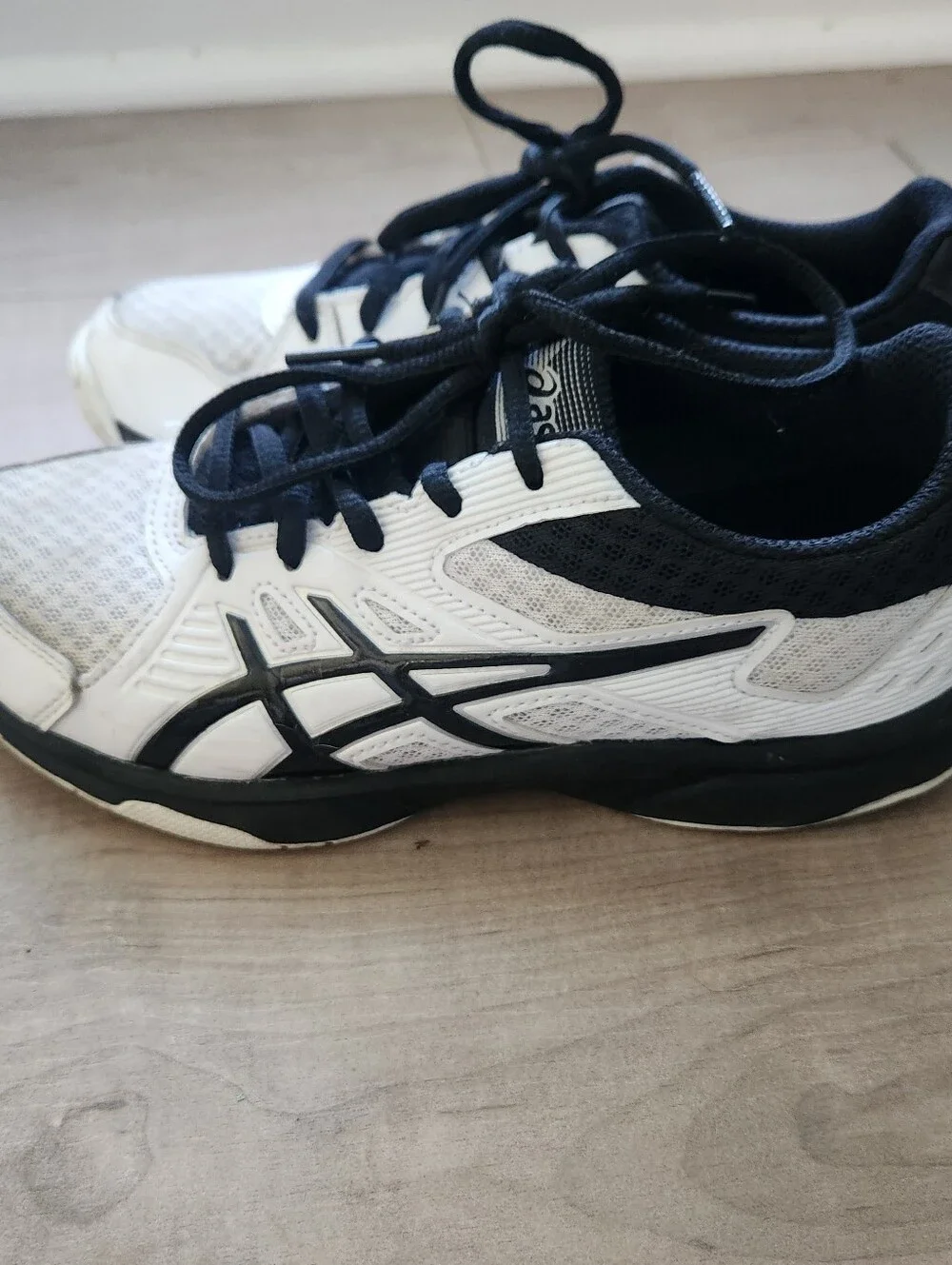 Asics Kids Youth Upcourt 3 GS White and Black Athletic Volleyball Sneakers
